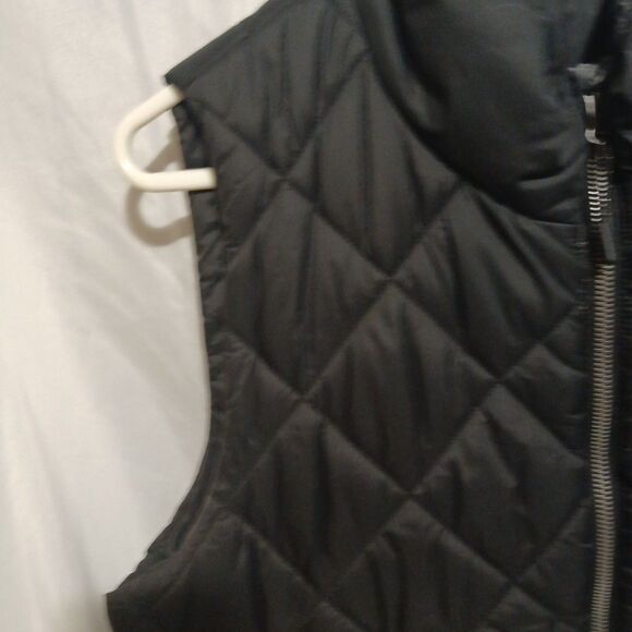 Canyon  River Womans Vest Size M Puffer Vest Black  Read - Picture 5 of 11